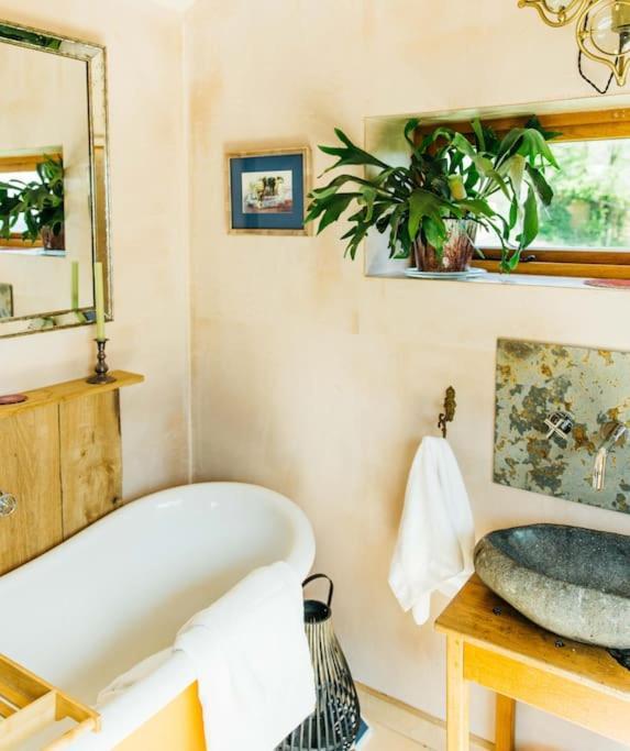 Romantic Country Annex With Views - 10 Min To Bath Cold Ashton Εξωτερικό φωτογραφία